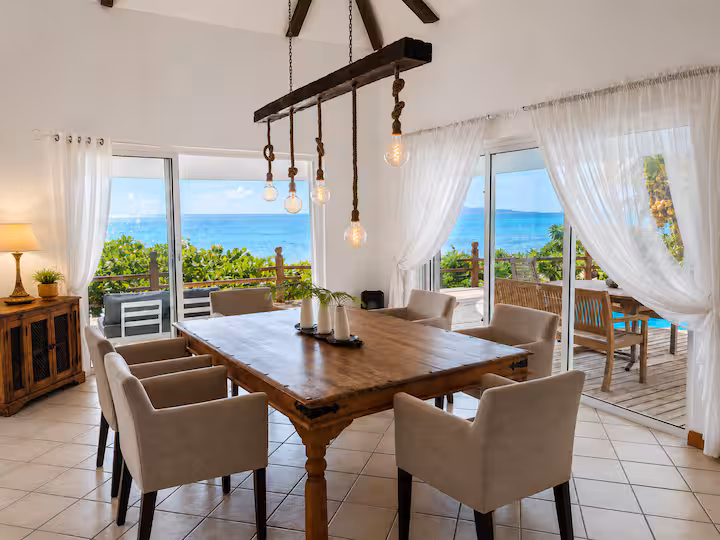 Dining · indoor